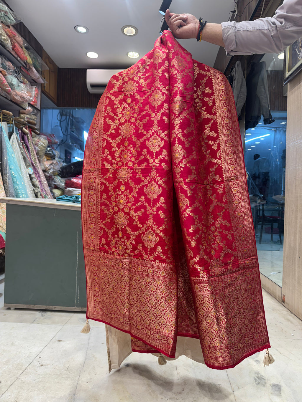 Ivori silk suit