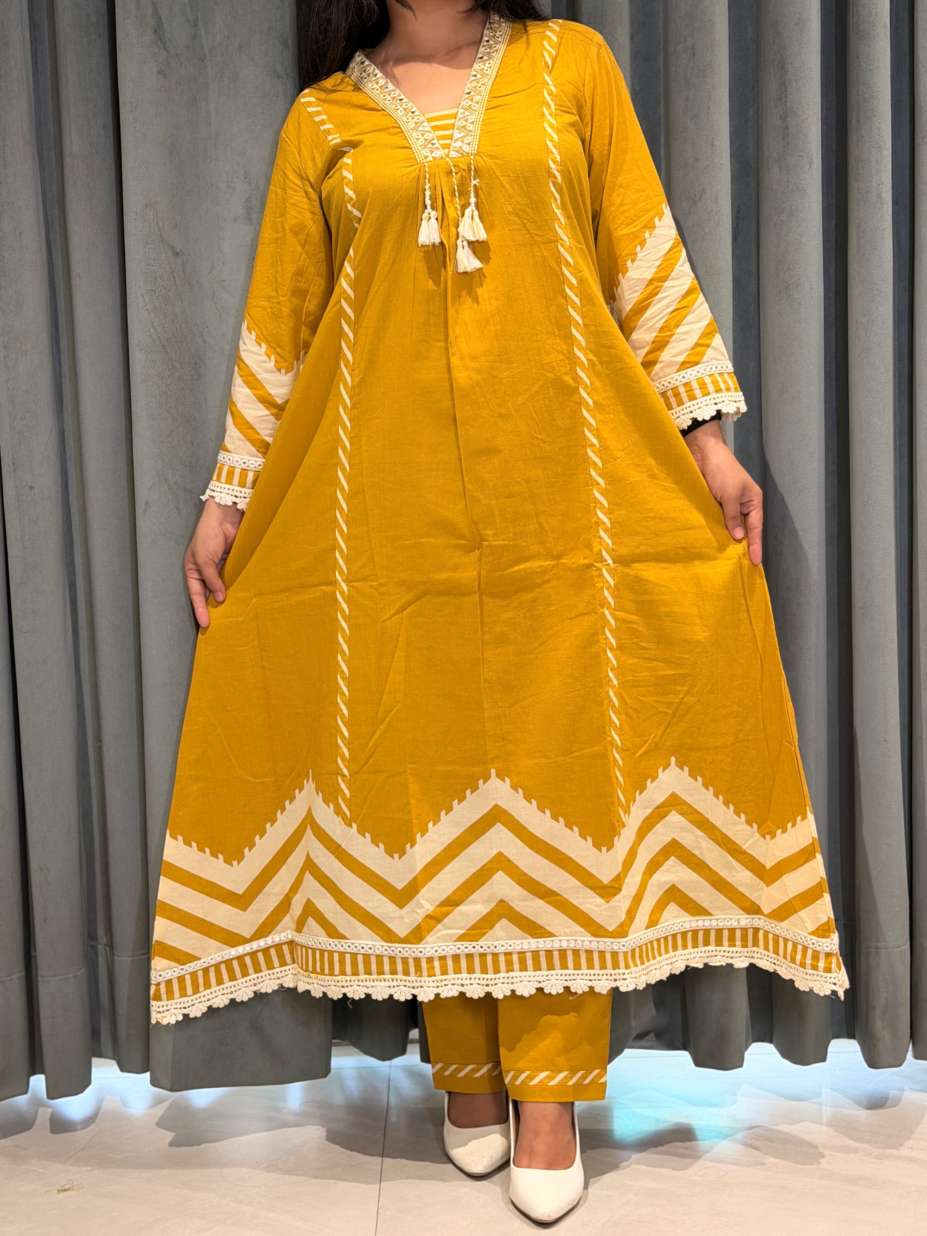 Mustard A line suit